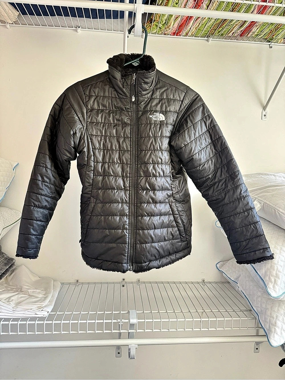 The North Face Mossbud Swirl Jacket Black Puffer